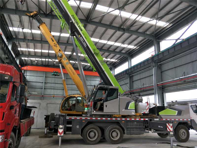 瓦房店市高空车出租需要注意哪些安全事项？