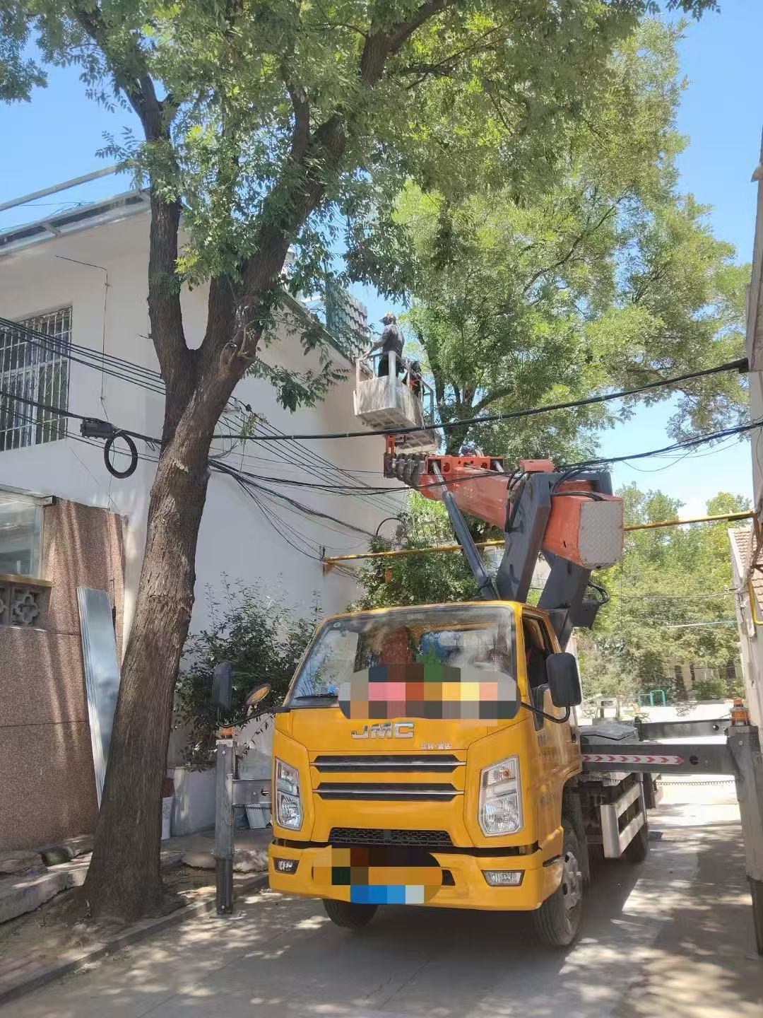 瓦房店市高空作业车能吊装重物吗？最大承载多少公斤？