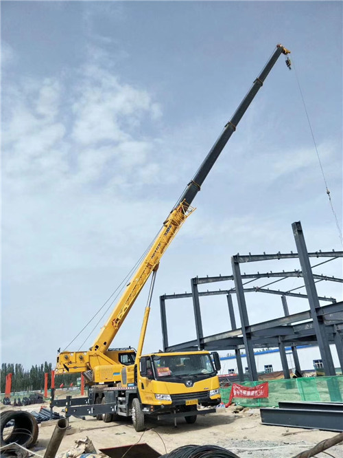 瓦房店市超高层建筑钢结构吊装案例